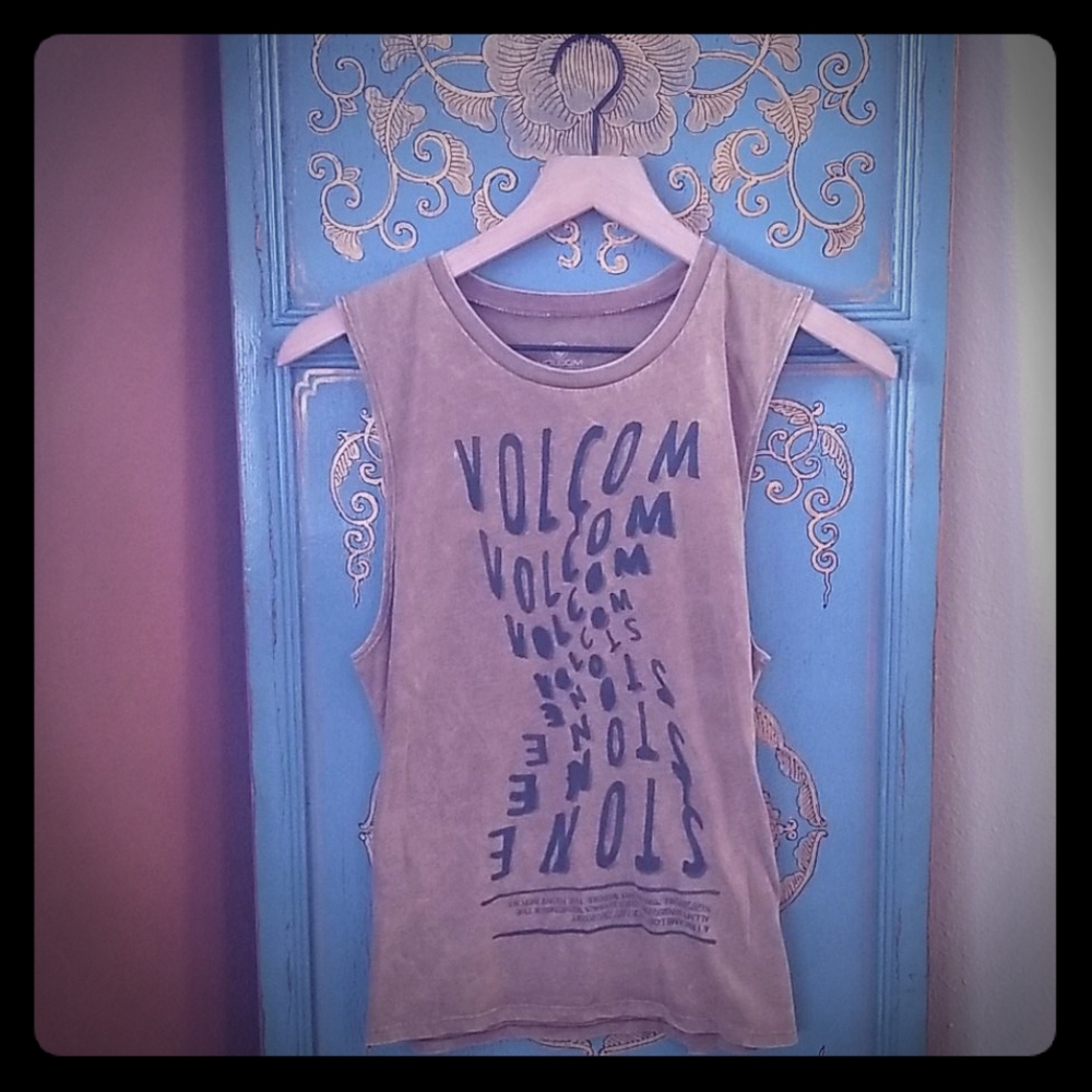 Volcom tank ♡